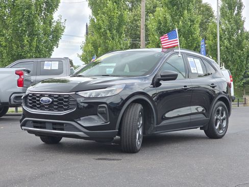 Used 2025 Ford Escape ST-Line FWD image 17