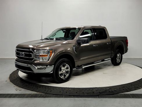 Used 2023 Ford F150 XLT w/ Equipment Group 301A Mid image 3