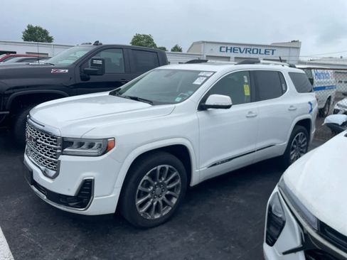 Used 2023 GMC Acadia Denali w/ Denali Ultimate Package AWD/4WD image 1
