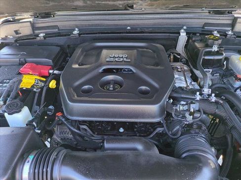 Used 2022 Jeep Wrangler Unlimited Rubicon w/ LED Lighting Group AWD/4WD image 23