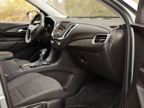 Used 2024 Chevrolet Equinox LT w/ LPO, Floor Liner Package image 29