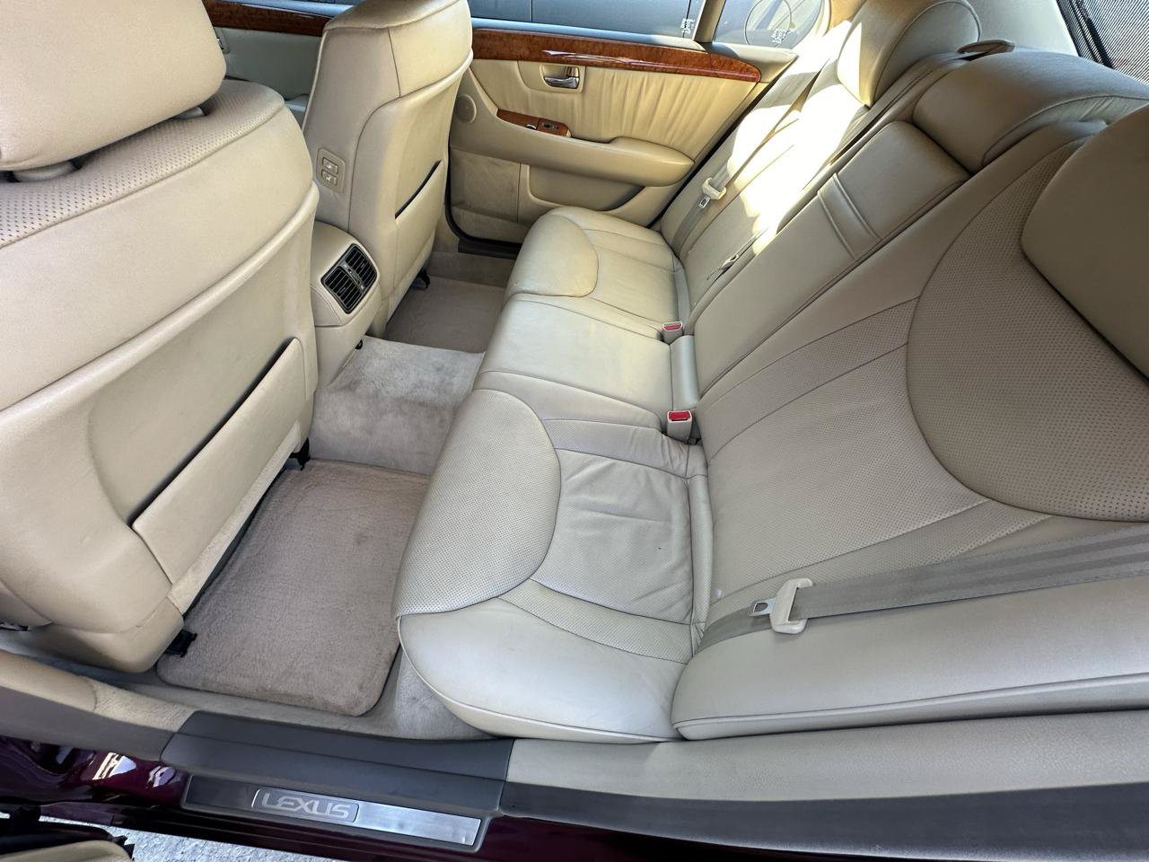 Used 2006 Lexus LS 430 w/ Modern Luxury Pkg RWD image 12