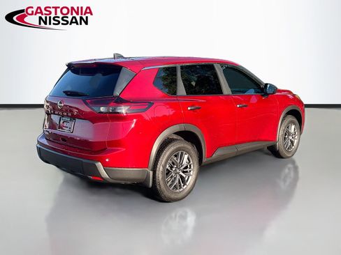 Used 2025 Nissan Rogue S image 9