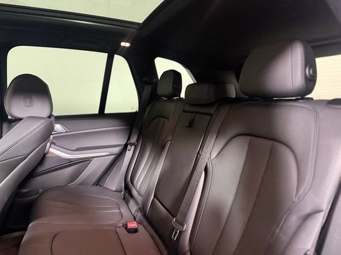 Used 2022 BMW X5 xDrive40i w/ Premium Package AWD/4WD image 24