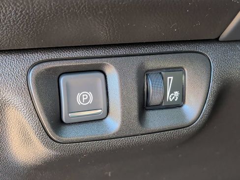 Used 2023 GMC Acadia SLT w/ Preferred Package AWD/4WD image 14