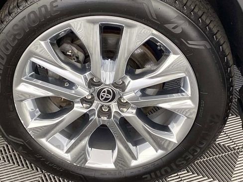 Used 2023 Toyota Highlander Limited image 30