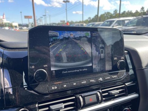 Used 2024 Nissan Pathfinder SL w/ SL Premium Package image 29