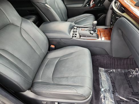 Used 2017 Lexus LX 570 4WD w/ Luxury Package image 18