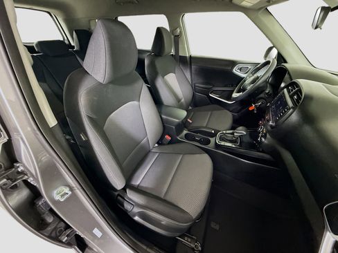 Used 2025 Kia Soul LX w/ LX Technology Package image 28