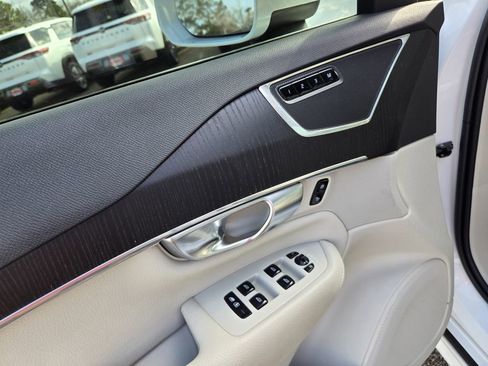 Used 2020 Volvo XC90 T5 Momentum image 15