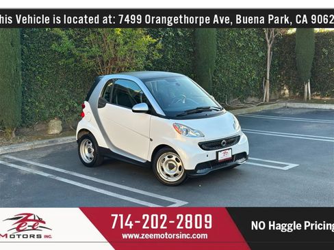 Used 2014 smart fortwo pure image 2
