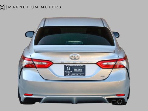 Used 2018 Toyota Camry SE w/ Convenience Package image 8