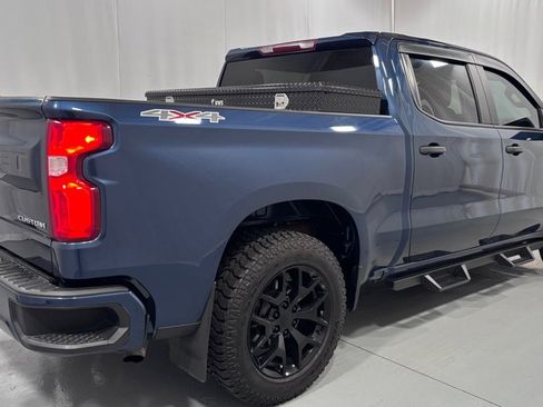 Used 2020 Chevrolet Silverado 1500 Custom w/ Custom Value Package AWD/4WD image 5