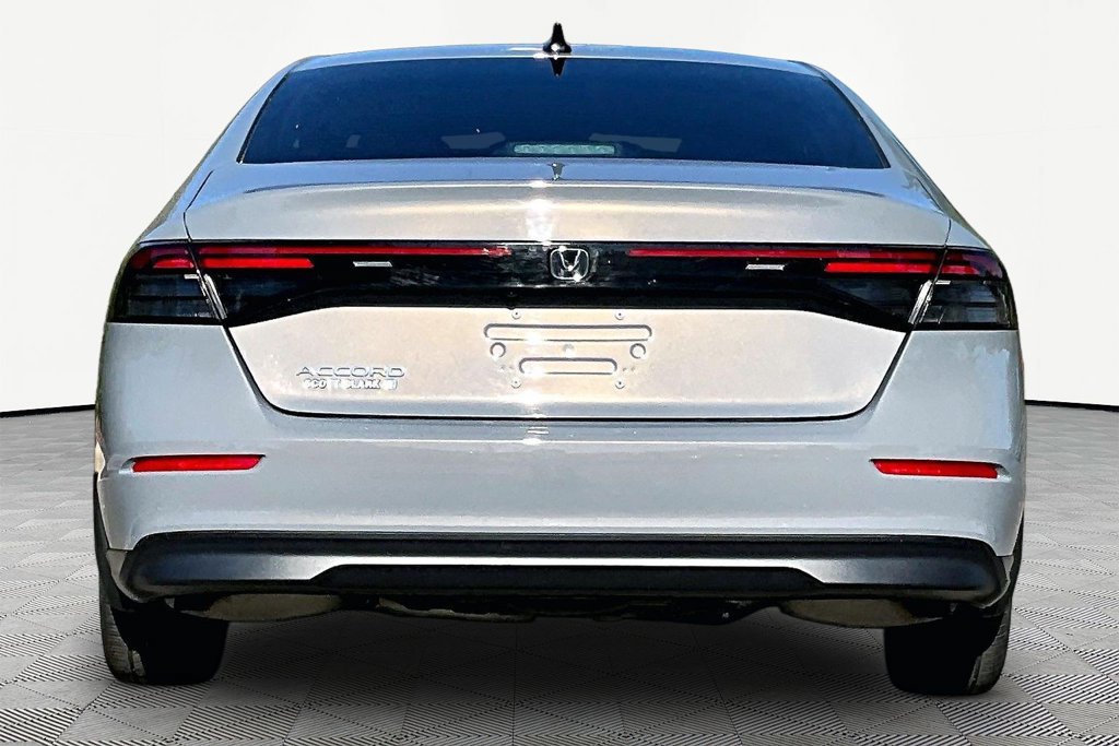 Used 2025 Honda Accord SE image 7