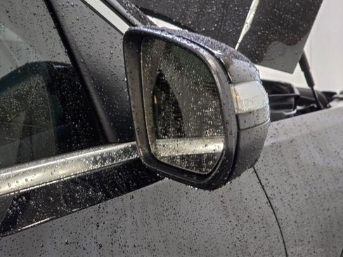 Used 2022 Mercedes-Benz GLS 450 4MATIC image 32