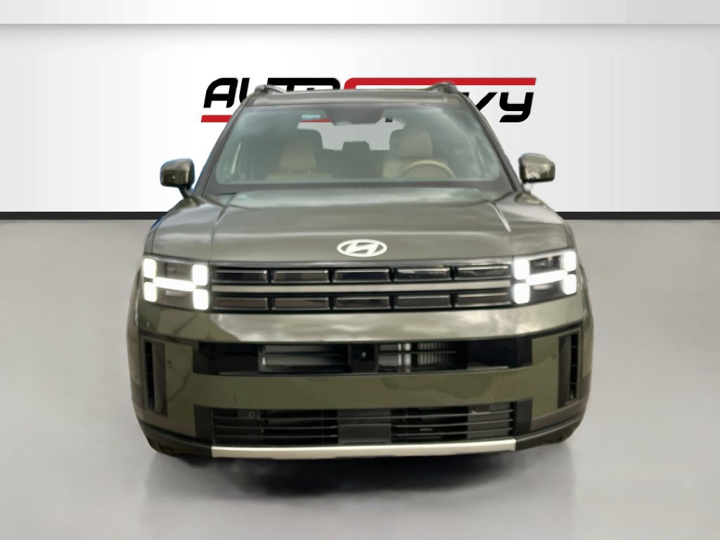 Used 2025 Hyundai Santa Fe Limited AWD/4WD image 2