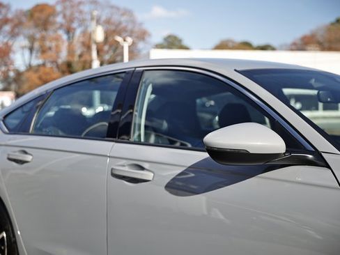 Used 2025 Honda Accord Touring image 11