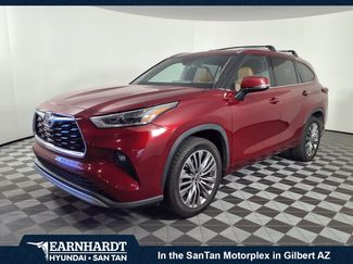 Used 2021 Toyota Highlander Platinum FWD video 1