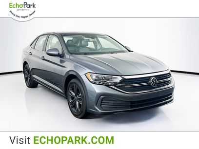 Used 2022 Volkswagen Jetta SE w/ Panoramic Sunroof Package