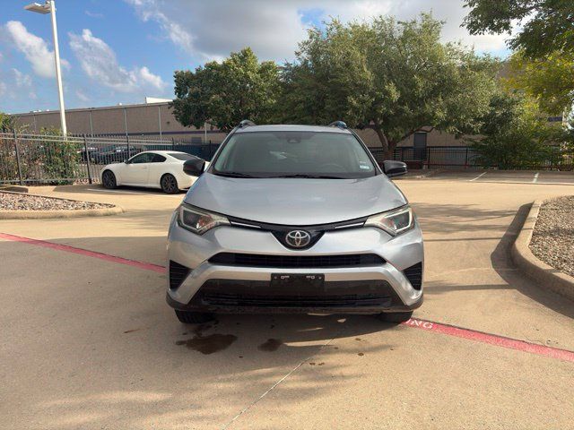 Used 2018 Toyota RAV4 LE FWD image 2