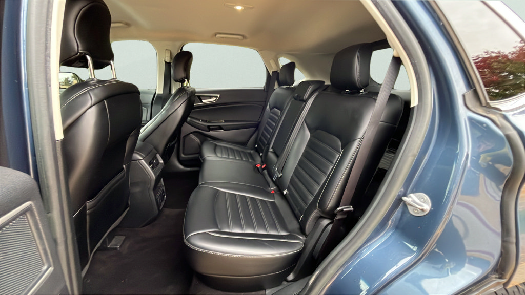 Used 2019 Ford Edge SEL w/ Equipment Group 201A AWD/4WD image 16