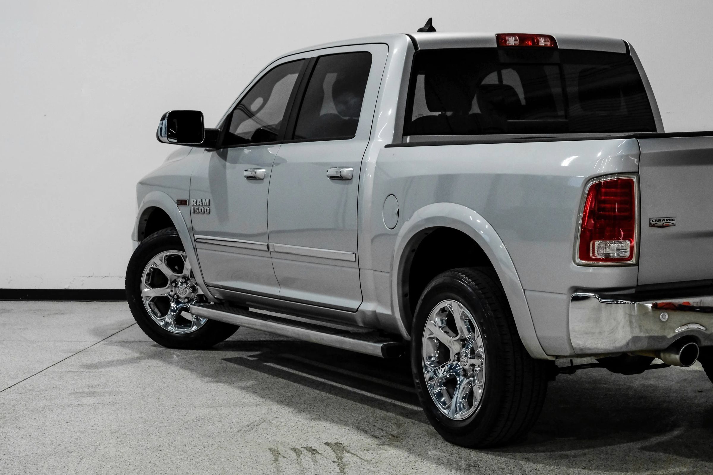 Used 2015 RAM 1500 Laramie w/ Convenience Group AWD/4WD image 14