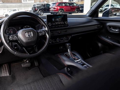 Used 2023 Honda HR-V Sport image 17