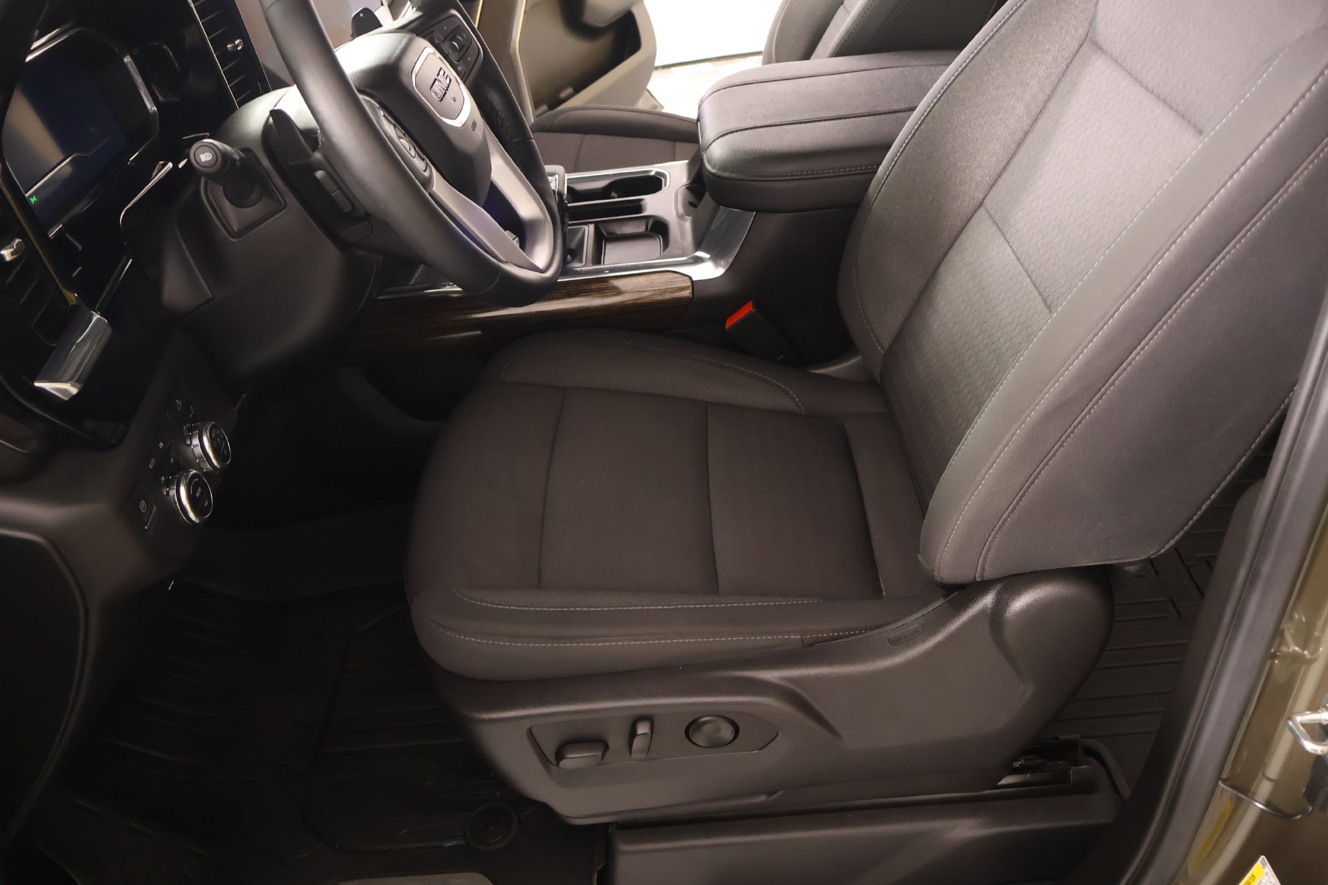 Used 2023 GMC Sierra 1500 Elevation AWD/4WD image 12