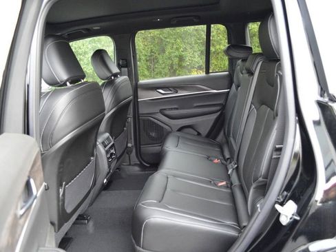 New 2025 Jeep Grand Cherokee Limited w/ Trailer Tow Package AWD/4WD image 29