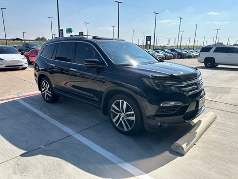 Used 2017 Honda Pilot Touring image 5