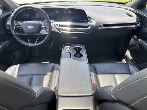 Certified 2025 Cadillac Lyriq Luxury RWD image 28