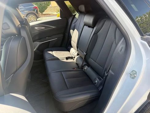 Used 2024 Cadillac Lyriq Sport AWD/4WD image 18