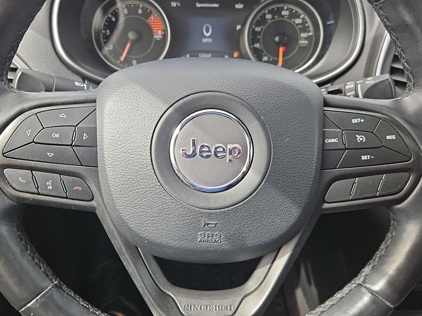Used 2019 Jeep Cherokee Trailhawk w/ Comfort/Convenience Group AWD/4WD image 21