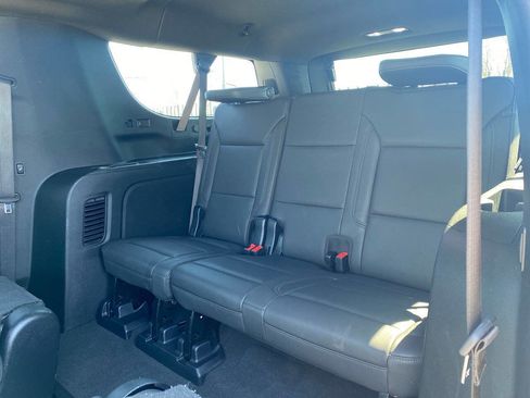 Used 2025 Chevrolet Suburban LT w/ Comfort Package image 16