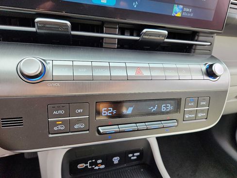 Used 2024 Hyundai Kona SEL AWD/4WD image 16