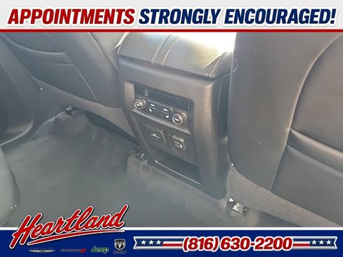 Used 2021 Chevrolet Traverse Premier AWD/4WD image 82