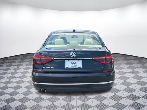 Used 2017 Volkswagen Passat 1.8T SEL Premium FWD image 9