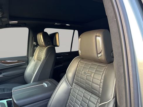 Certified 2024 Cadillac Escalade Sport Platinum w/ LPO, ONYX Package AWD/4WD image 29