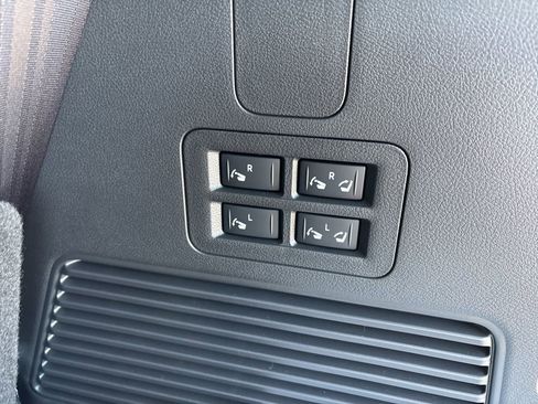 New 2026 Nissan Armada SL image 19