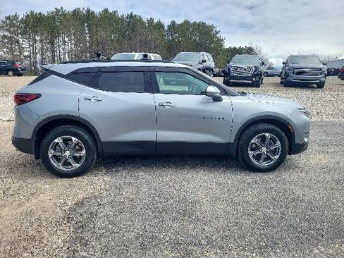 Used 2024 Chevrolet Blazer LT w/ Convenience Package AWD/4WD image 4