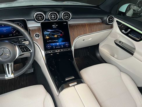 Certified 2025 Mercedes-Benz GLC 300 4MATIC image 39
