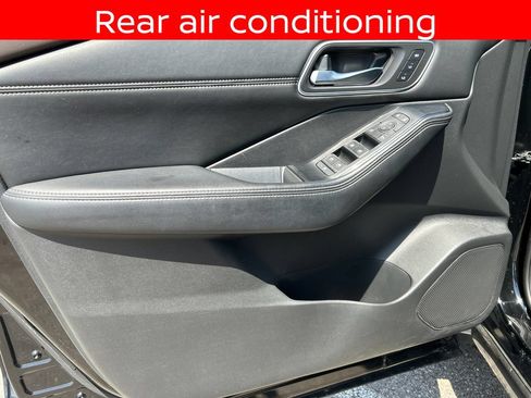 Used 2021 Nissan Rogue SL FWD image 15