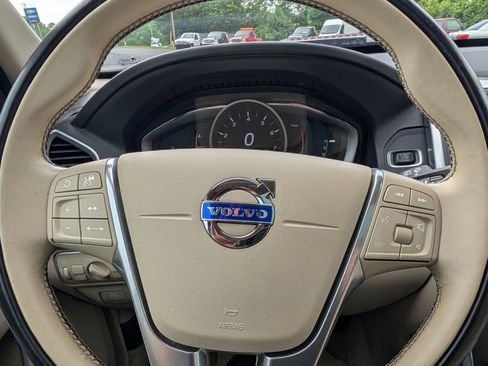 Used 2016 Volvo XC60 T5 Platinum w/ Climate Package FWD image 19