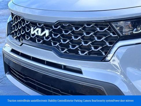 Used 2023 Kia Sorento S image 4