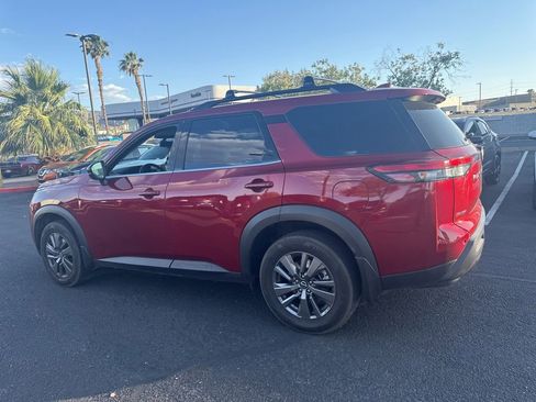 Used 2024 Nissan Pathfinder SV AWD/4WD image 14