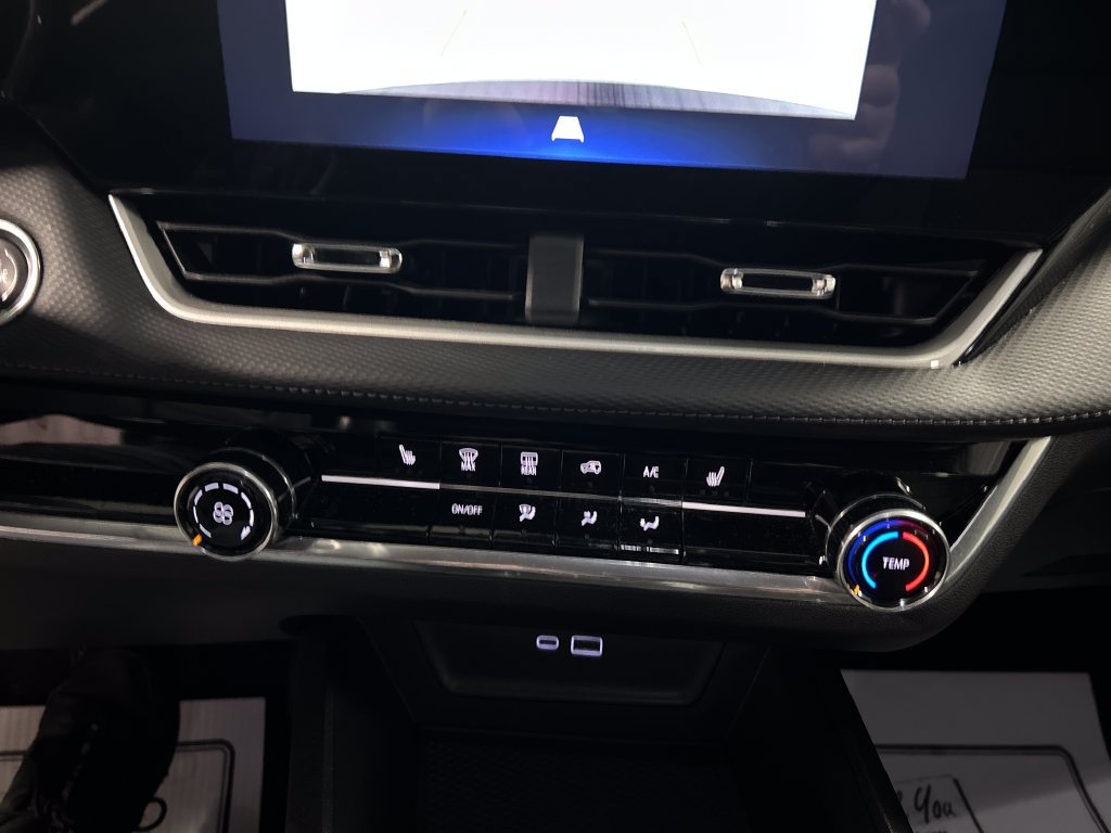 Used 2026 Chevrolet Equinox LT FWD image 18