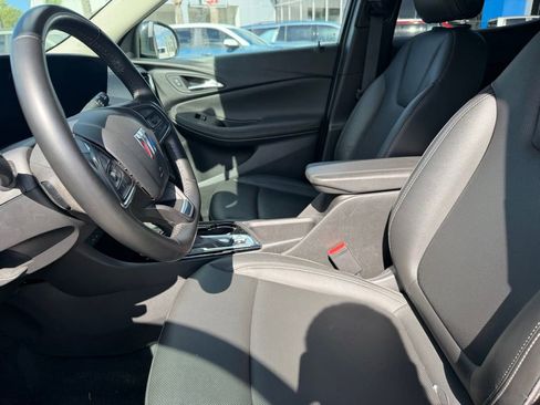 Used 2024 Buick Encore GX Sport Touring AWD/4WD image 8