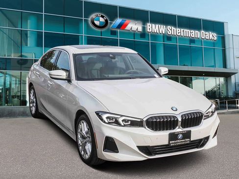 Used 2025 BMW 330i Sedan w/ Premium Package image 3