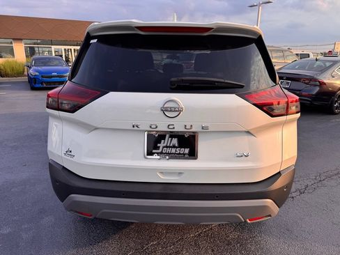 Used 2023 Nissan Rogue SV FWD image 4