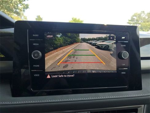 New 2025 Volkswagen Taos SE image 23